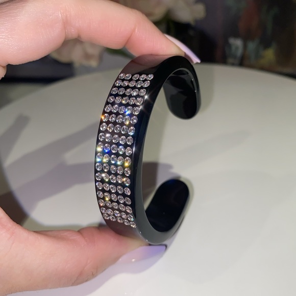 Handmade Black Crystal Acrylic Cuff Bracelet For Women, Modern Design Cuff - Picture 3 of 14